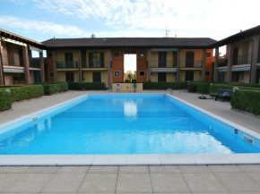 Peschiera Lake and Pool Apartment
